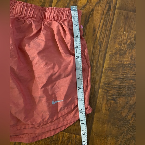 Nike Shorts - Picture 4 of 6